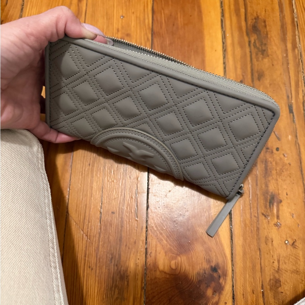 Tory Burch  Gray Quilted Women's Clutch - Picture 5 of 5